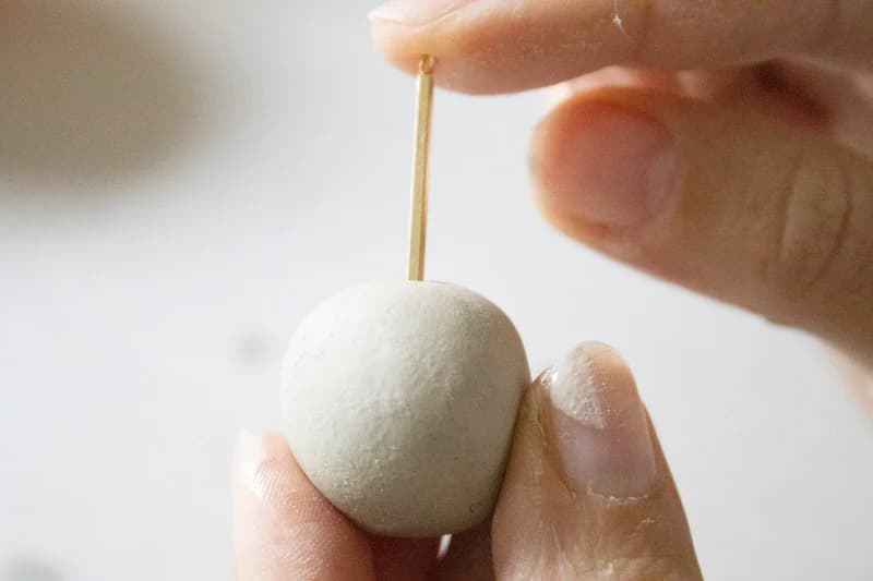 Form an Ornament with the Christmas Kit